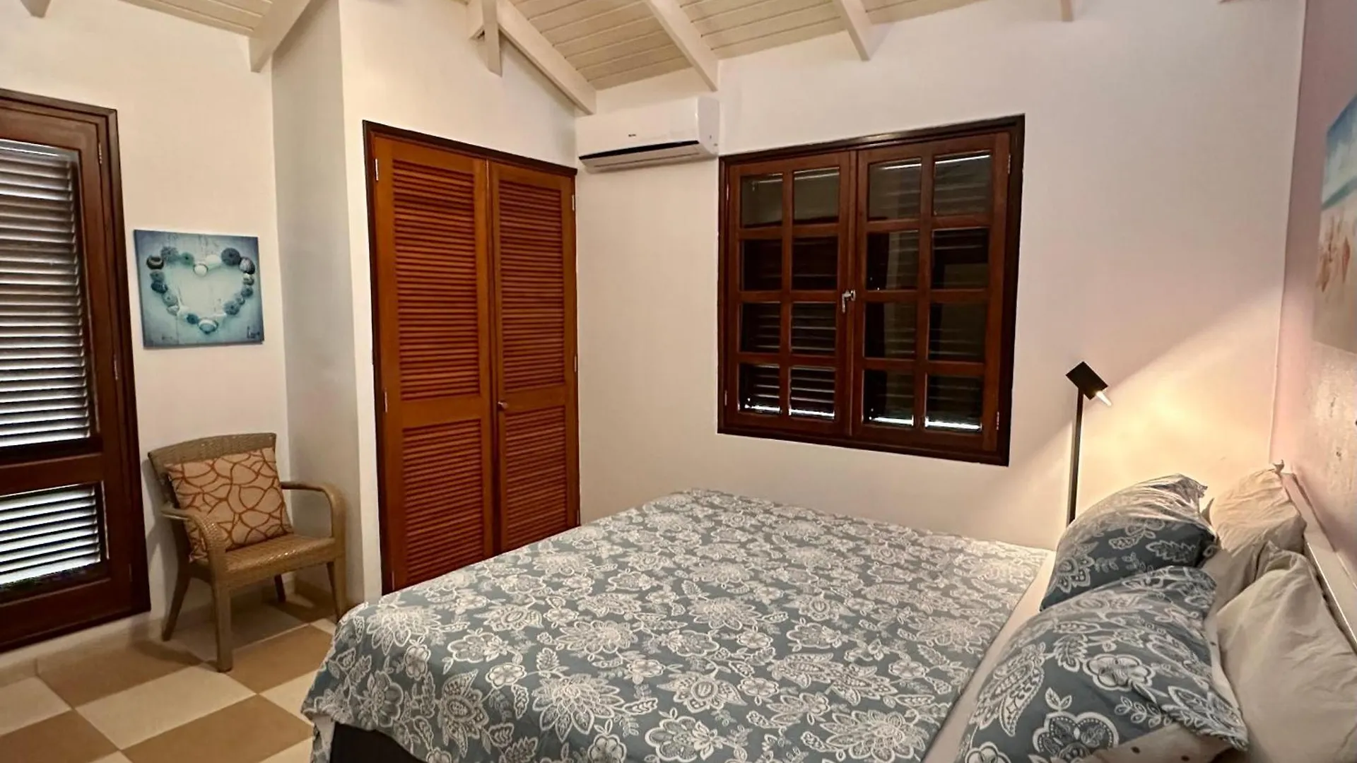 Blue Bay Beach Villas & Apartments