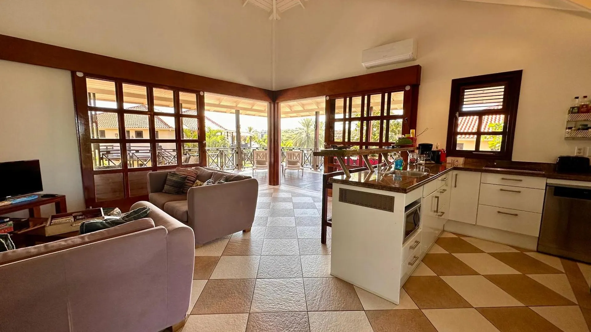 Blue Bay Beach Villas & Apartments 0*, בלו ביי