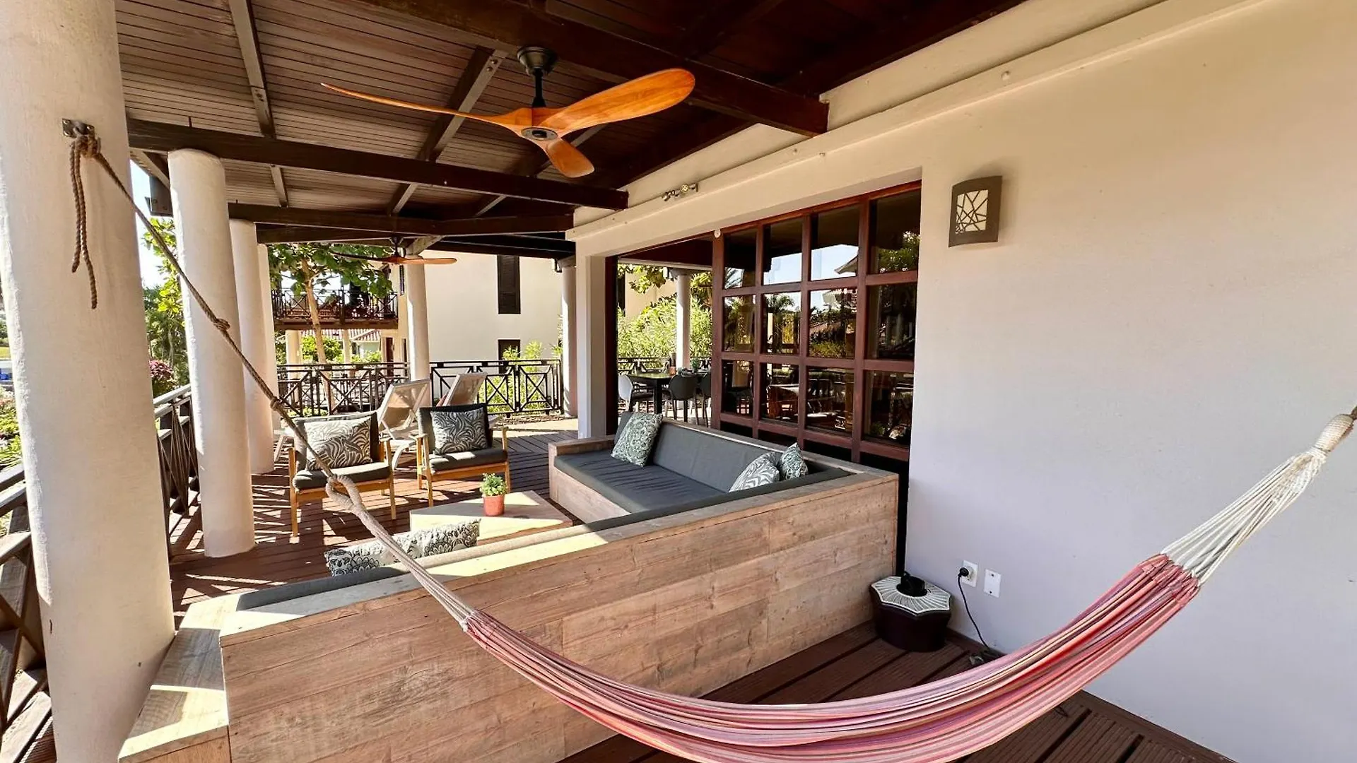 Blue Bay Beach Villas & Apartments 0*, בלו ביי