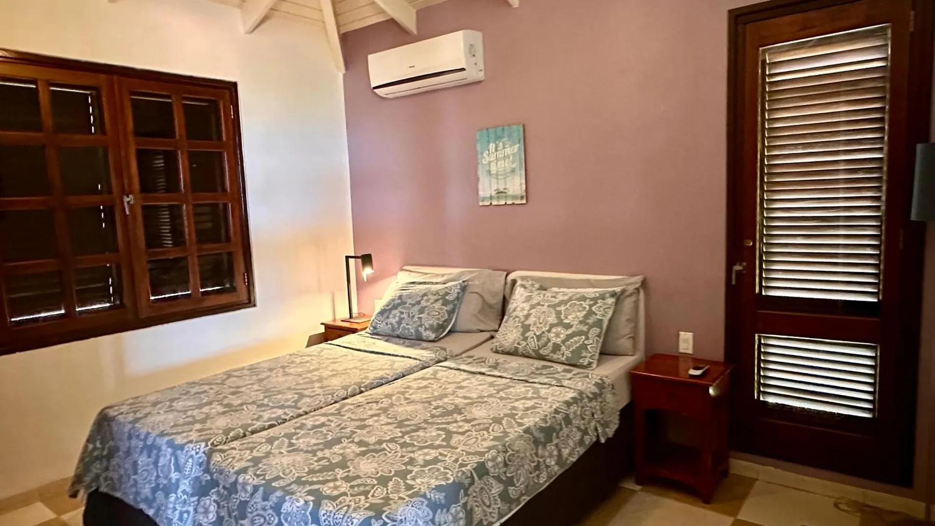 Blue Bay Beach Villas & Apartments 0*, בלו ביי קוראסאו